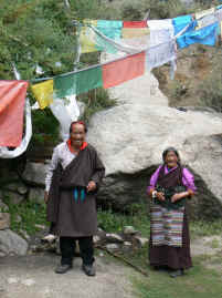 Drepung cuppa.JPG (263351 bytes)