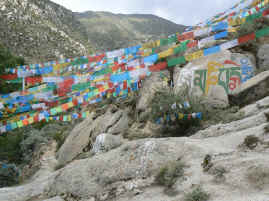 Drepung kora.JPG (361201 bytes)