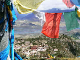 Ganden view.JPG (314824 bytes)