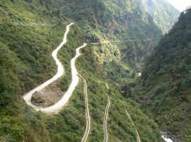 Gorge.JPG (351343 bytes)