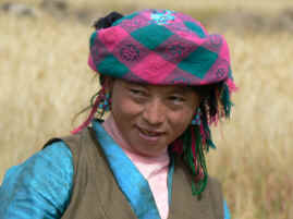 Harvest protrait of girl 2.JPG (254642 bytes)