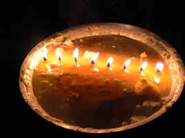 Jokhang butter lamp.JPG (286393 bytes)