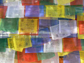Kathmandu prayer flags.JPG (267769 bytes)