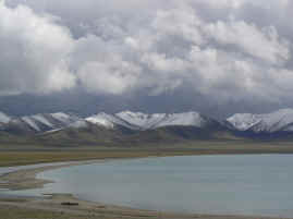 Nam Tso lake view.JPG (207193 bytes)
