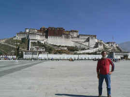Potala and me.JPG (238746 bytes)
