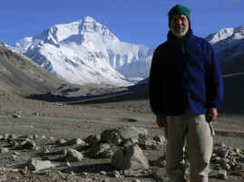 Rongphu and me.JPG (389979 bytes)