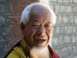 Sakya monk.JPG (264188 bytes)