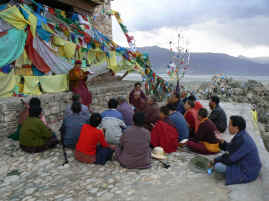 Samye butanese group.JPG (388335 bytes)