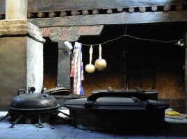 Samye kitchen.JPG (382920 bytes)